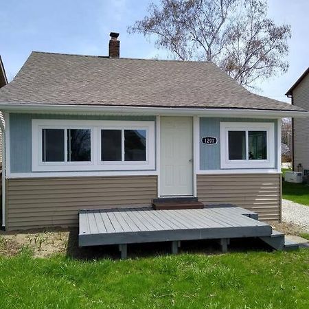 Charming And Happy Walled Lake Mi Cottage Novi Exteriör bild