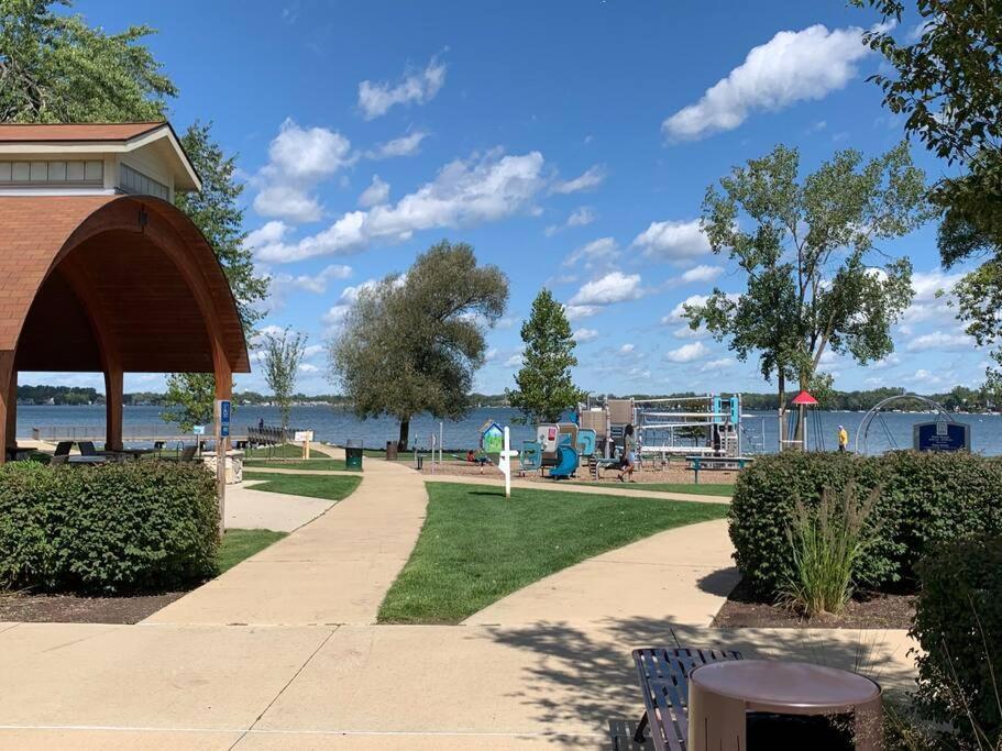 Charming And Happy Walled Lake Mi Cottage Novi Exteriör bild
